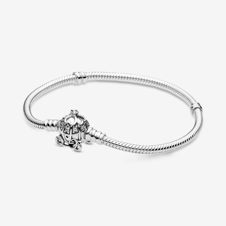 Bracelet Pandora Moments à fermoir en forme de carrosse de Cendrillon de Disney image number 0