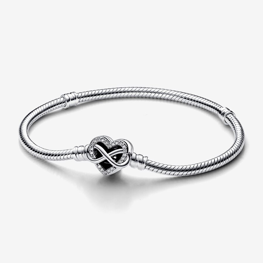 Bracelet a fermoir avec cœur et symbole d infini scintillant et a chaine serpentine Pandora Moments image number 0