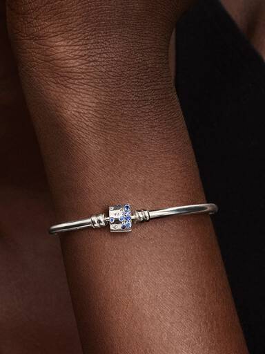 FINAL SALE - Sparkling Barrel Clasp Bangle