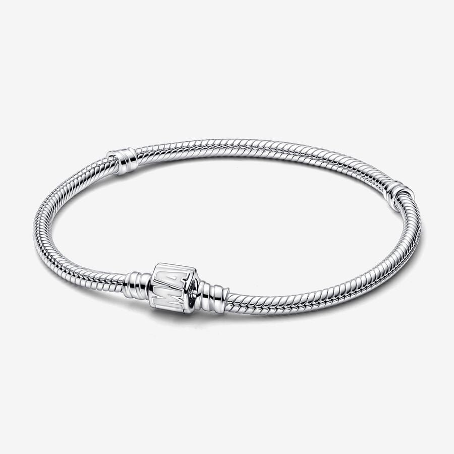 Bracelet à chaîne serpentine avec un fermoir à logo Marvel Pandora Moments image number 0