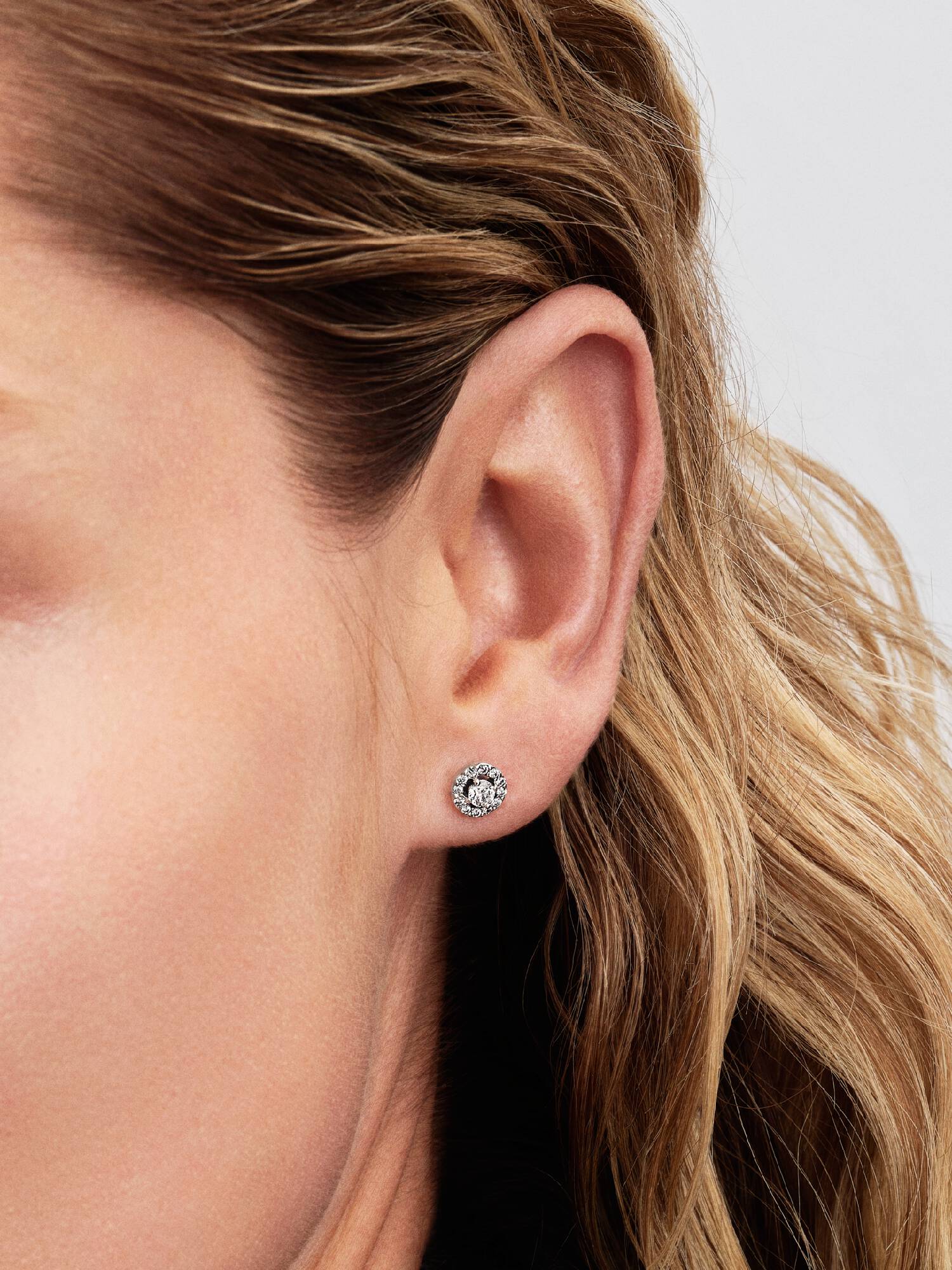Clous d’oreilles Halo rond pavé