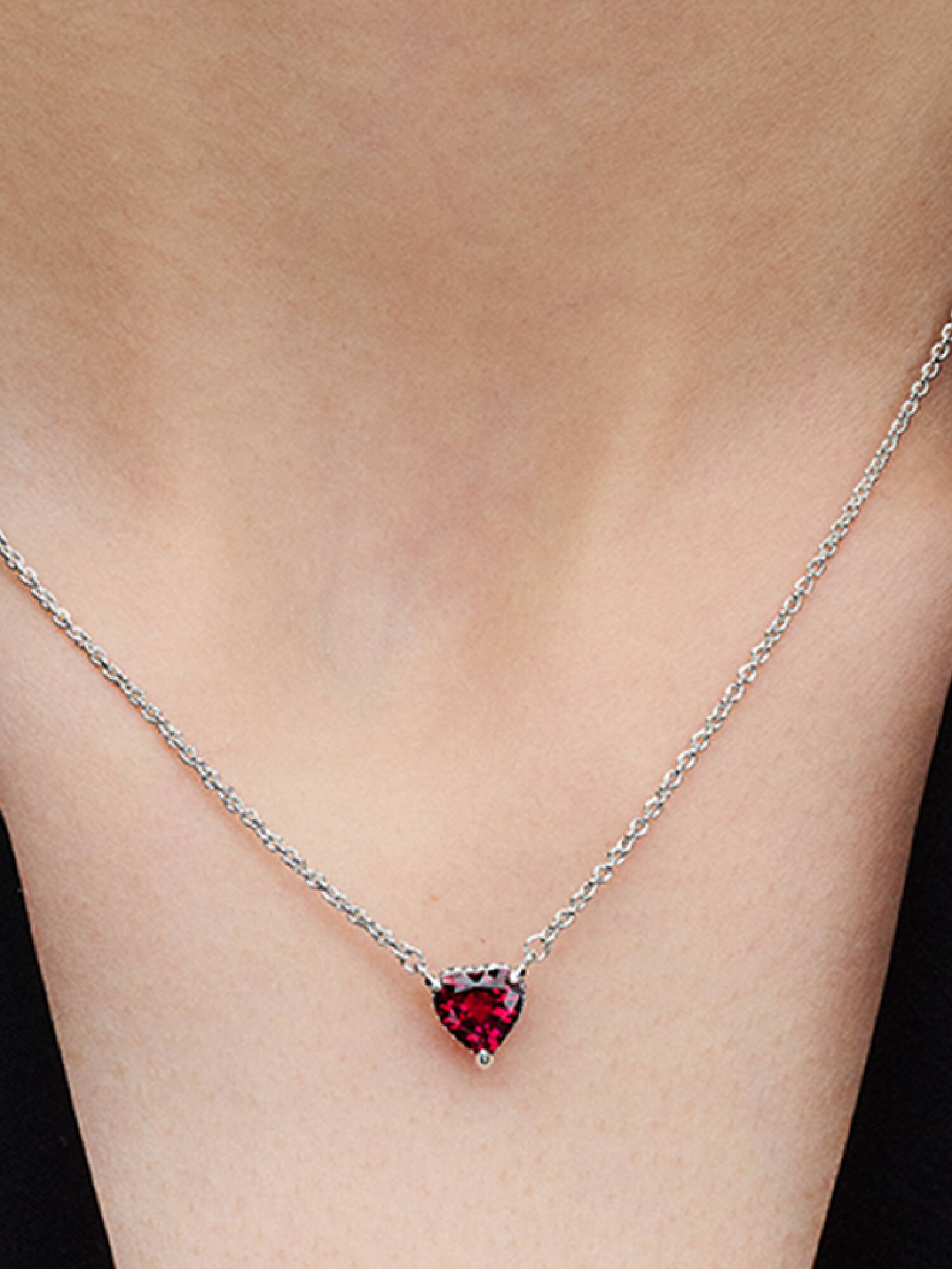 Collier à pendentif halo cœur et scintillant