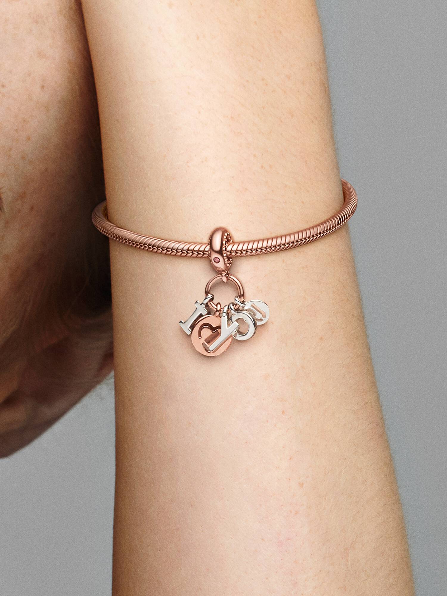 VENTE FINALE - Charm-pendentif Lettres « I Love You »