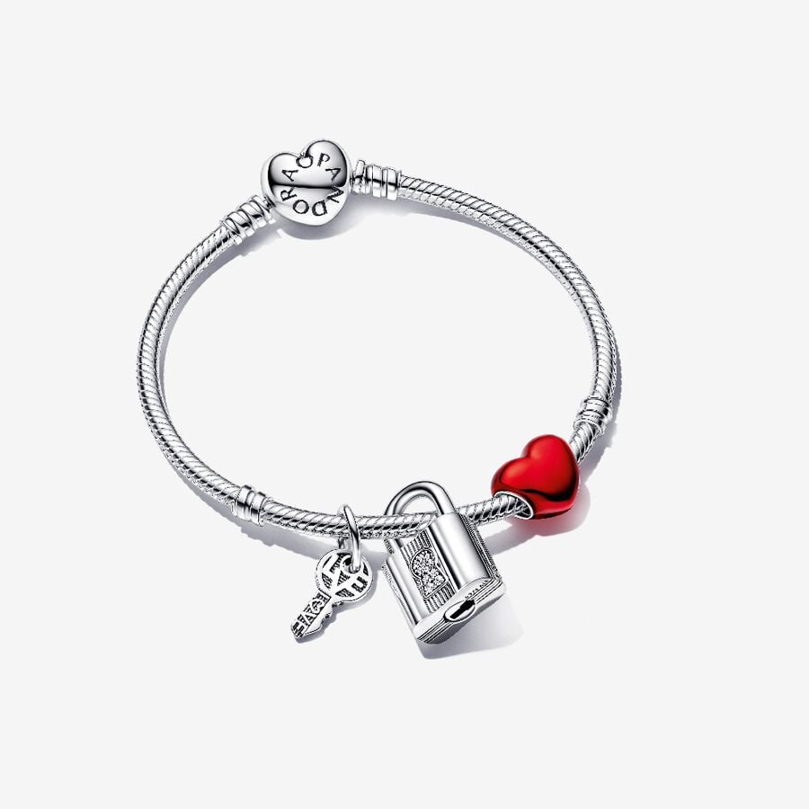 Ensemble de bracelet et de charms à fermoir en forme de cœur Pandora Moments image number 0