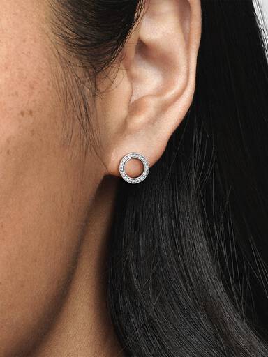FINAL SALE - Sparkling Circle Stud Earrings