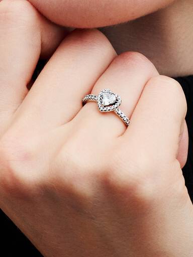 Bague à cœur surélevé