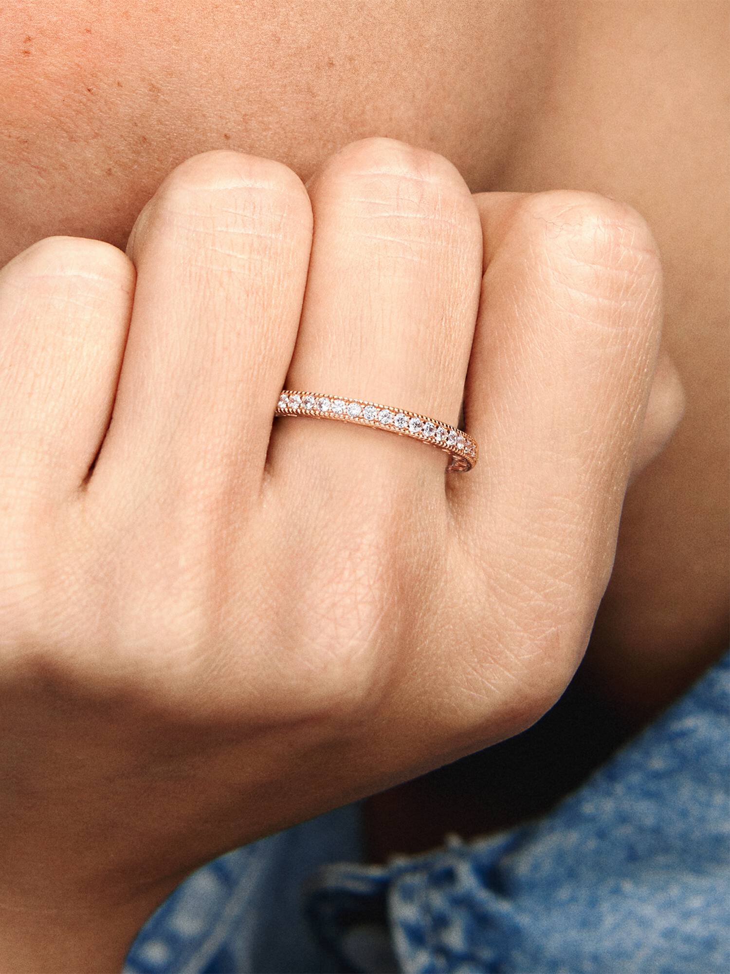 Bague scintillante à cœurs